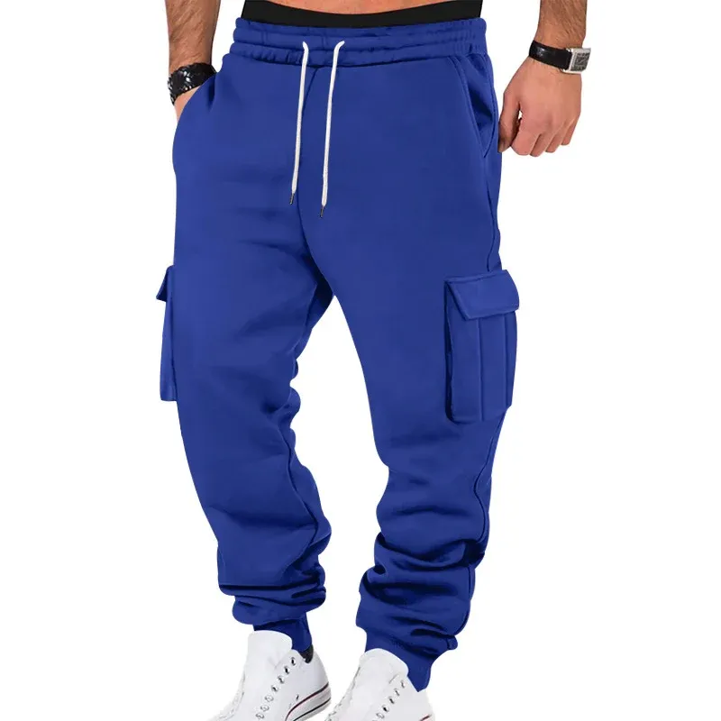 Herren Cargo-Jogginghose mit elastischem Bund und praktischen Seitentaschen – Bravaro