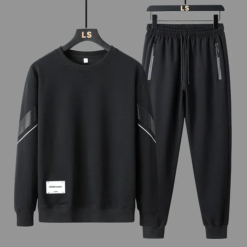 Herren Sportliches Freizeit-Trainingsset aus Sweatshirt & Jogginghose mit Reißverschlusstaschen Echo Archiv